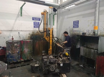 Sondeig en una nau industrial